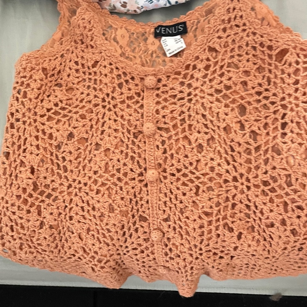 VENUS Coral Crochet Sleeveless Top